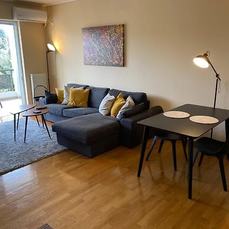 Apartment Cozy With Scenic View