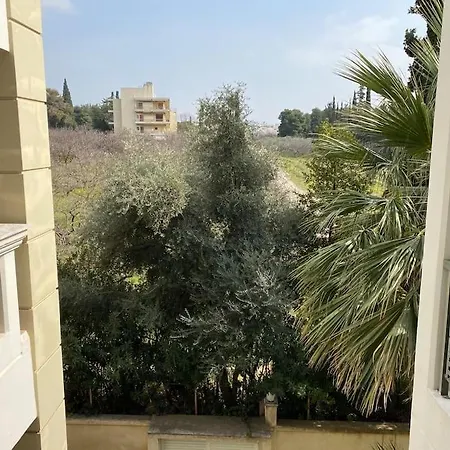 Apartment Cozy With Scenic View *